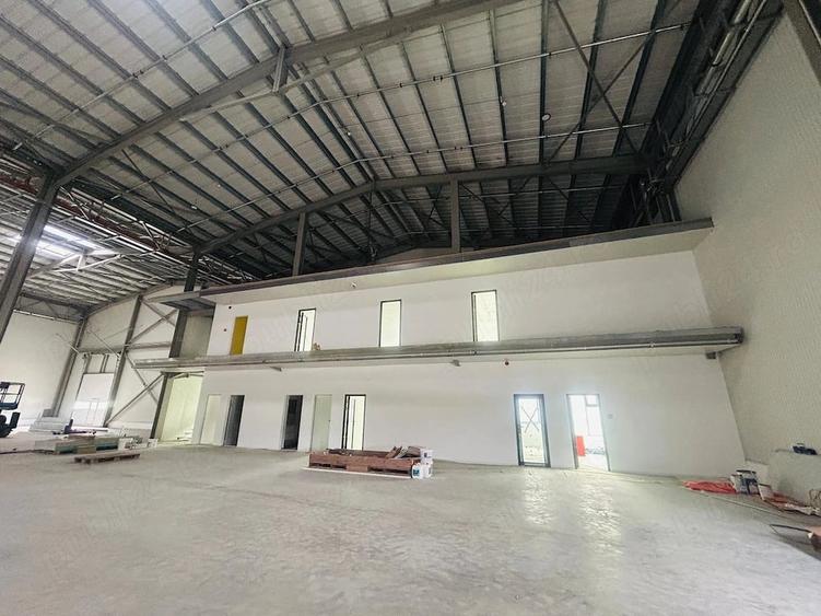 Spațiu comercial, de 6,000 mp, în Exterior Vest