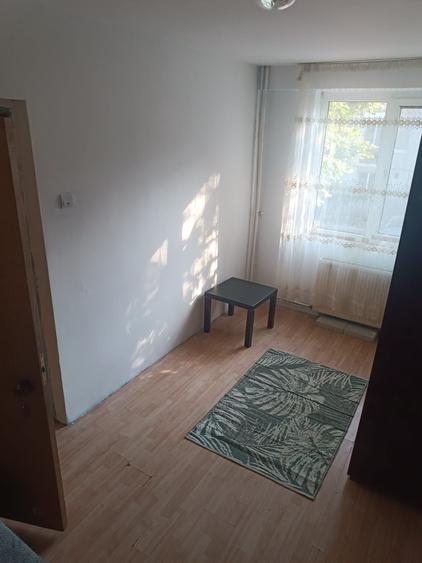 Apartament cu 2 camere nedecomandat în Eroii Revoluției