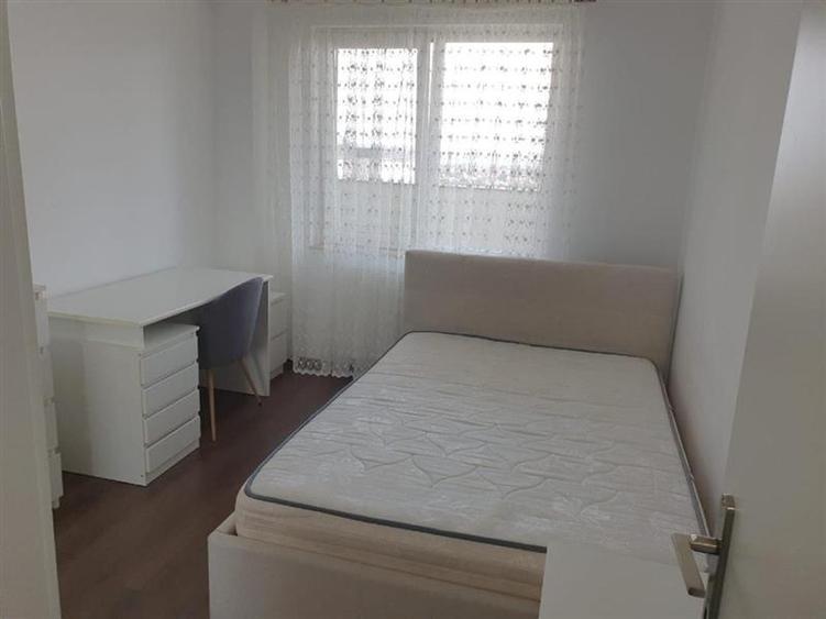 Penthouse cu 4 camere circular, mobilat în Mărăști