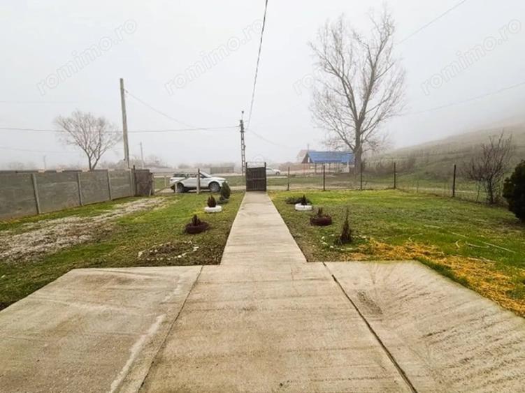 Casă cu 3 camere cu Teren 500 Mp în Central