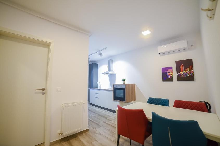 Inchiriere Apartament zona Coresi 1 - 4