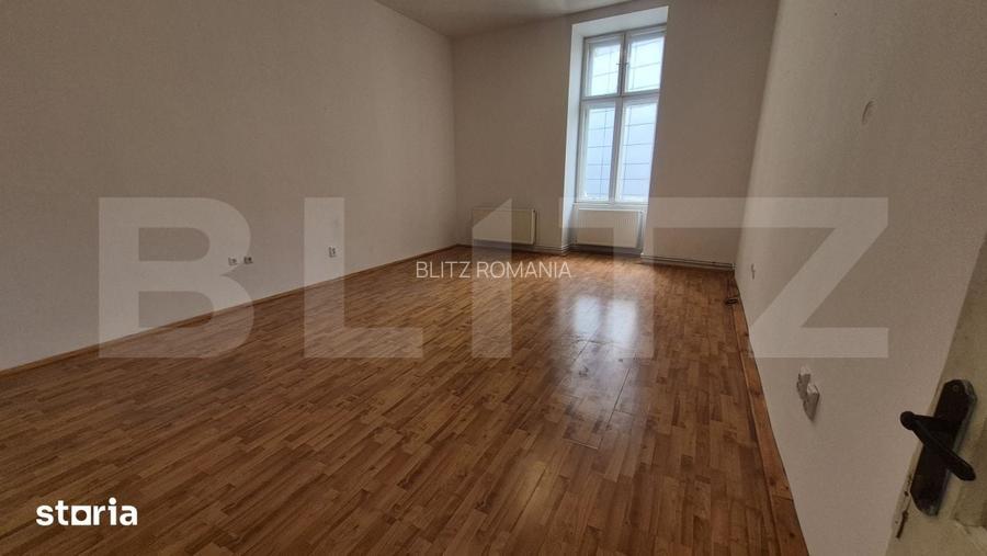 Birou de inchiriat, 39 mp, zona Ultracentrala, cladire autorizata PSI
