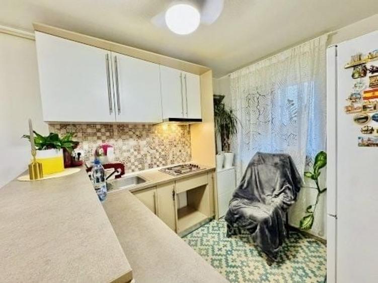 Apartament cu 3 camere decomandat în Giulești