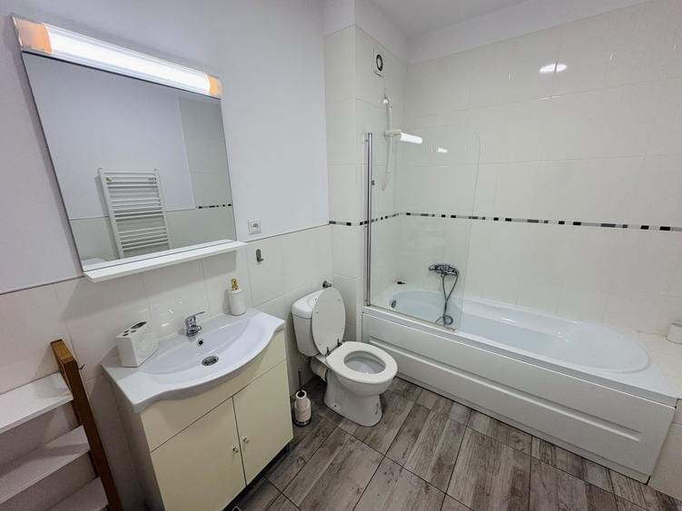 Apartament cu 2 camere semidecomandat, mobilat în Florești