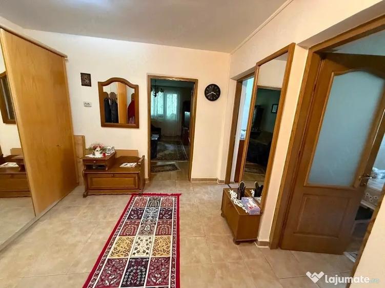 Apartament cu 3 camere decomandat în Ultracentral