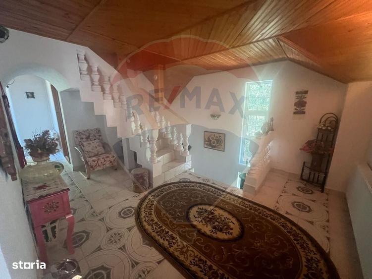 Casă cu 4 camere în Lepșa