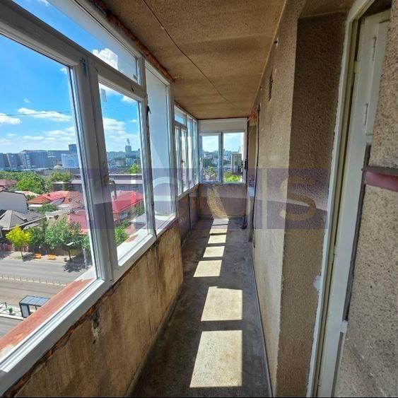 Apartament cu 3 camere decomandat în Barbu Văcărescu