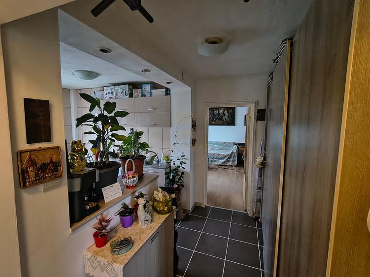 Apartament cu 2 camere decomandat în Drumul Taberei