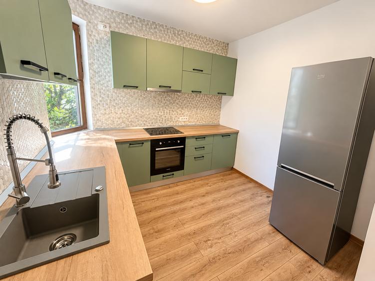 Apartament cu 3 camere decomandat în Domenii