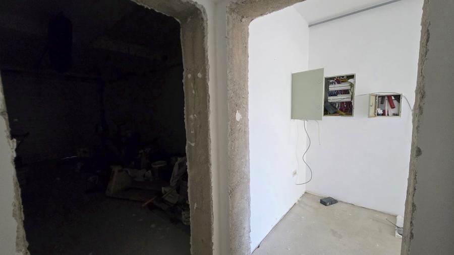 Casă individuală cu 5 camere cu Canalizare în Dumbrăvița