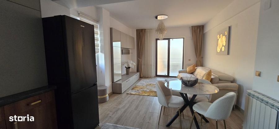 Apartament cu 3 camere, mobilat în Central