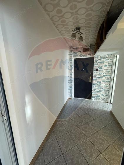 Apartament cu 2 camere semidecomandat, mobilat în Florești