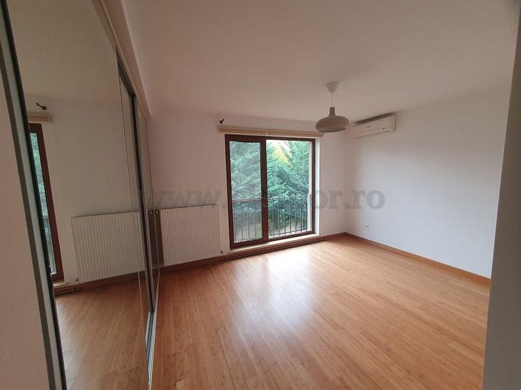 Casă individuală cu 6 camere cu Piscina în Iancu Nicolae