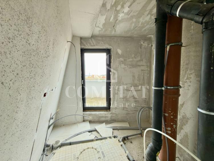 Apartament cu 4 camere semidecomandat în Zorilor