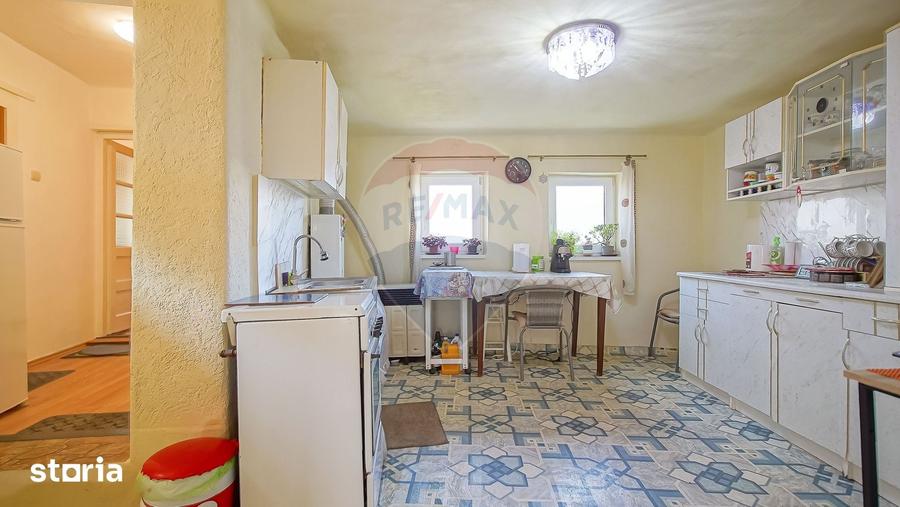 Casă cu 3 camere cu Teren 94 Mp în Schei
