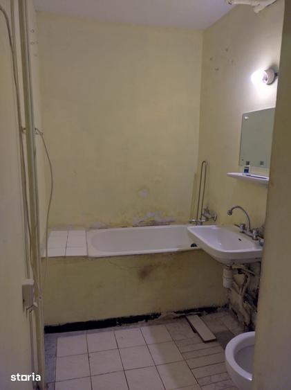 Apartament cu 2 camere semidecomandat în Ferentari