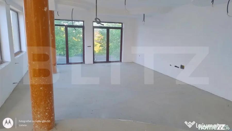 Casă cu 5 camere cu Teren 560 Mp în Urișor