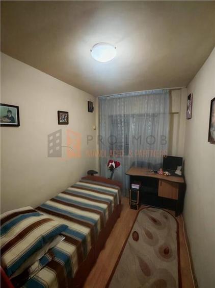 Apartament cu 3 camere decomandat, mobilat în 1 Decembrie
