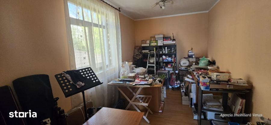 Spațiu comercial, de 327 mp, în Central