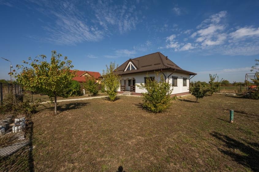 Casă individuală cu 4 camere cu Teren 600 Mp în Tărtășești
