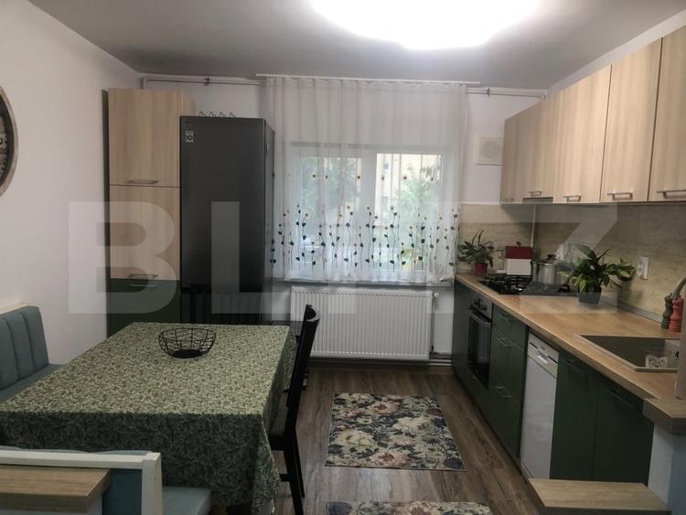 Apartament cu 3 camere decomandat, mobilat în Micro 17