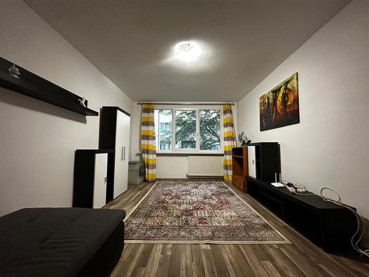 Apartament cu 2 camere decomandat, mobilat în Metalurgie