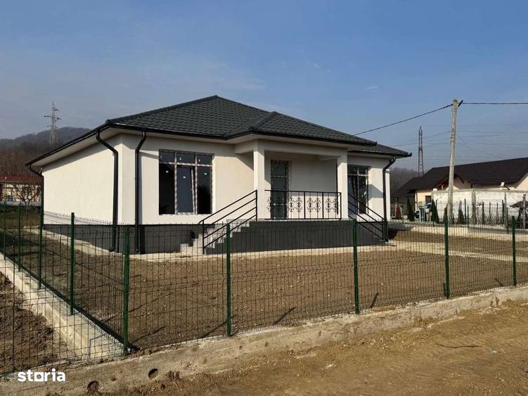 Casă cu 3 camere în Mihăești