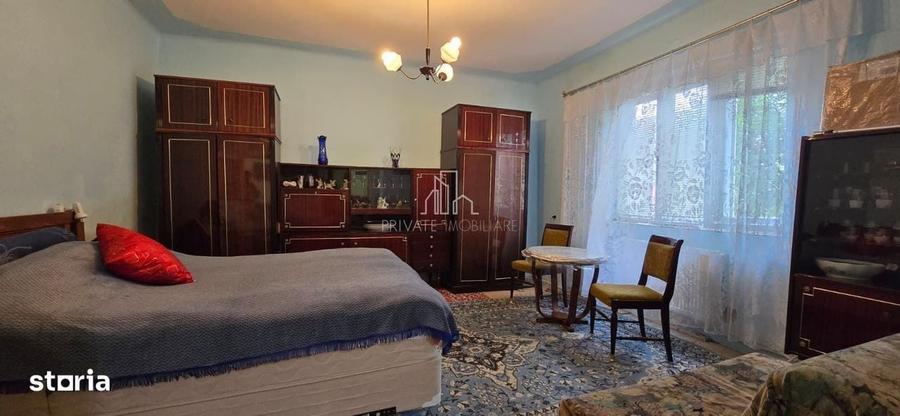Casă cu 4 camere în Vânători