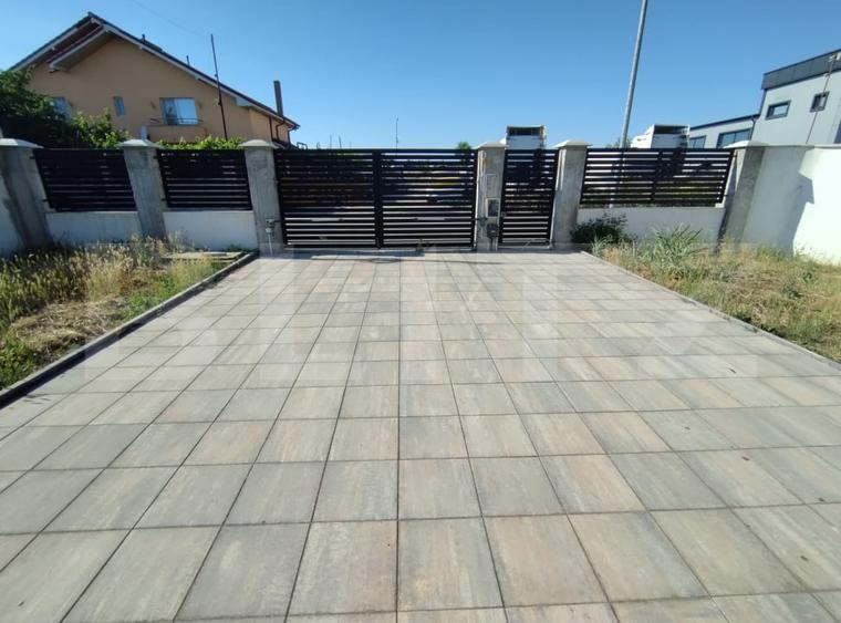 Casă individuală cu 7 camere cu Canalizare în Nord