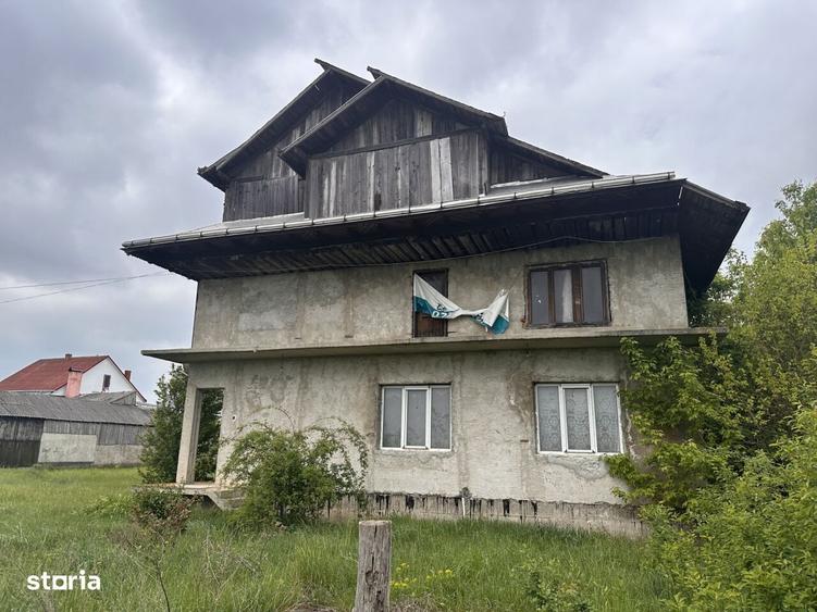 Casă cu 4 camere în Plăieșu