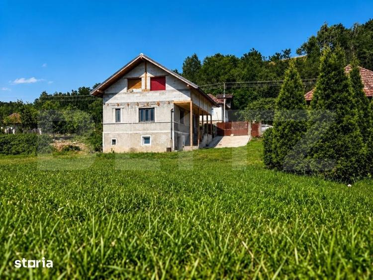 Casă cu 4 camere cu Teren 1360 Mp în Așchileu