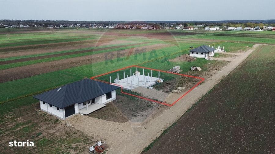 Casă cu 4 camere cu Teren 1000 Mp în Frătăuții Vechi