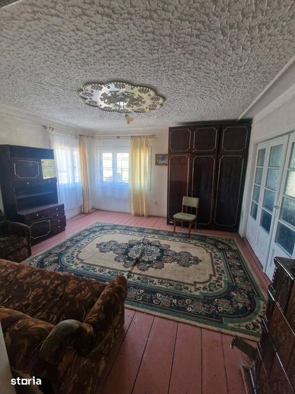 Casă cu 4 camere decomandat cu Teren 1900 Mp în Vama