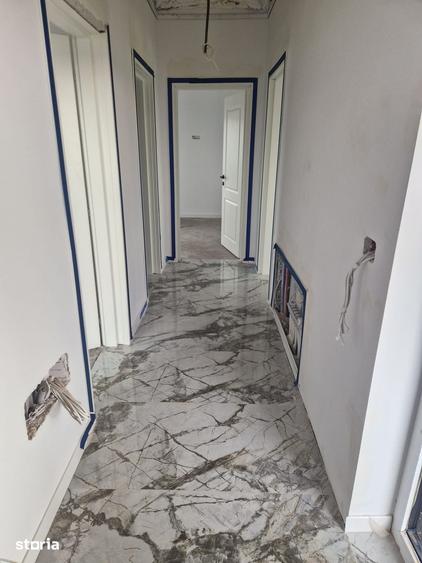 Casă cu 3 camere cu Teren 400 Mp în Bucium