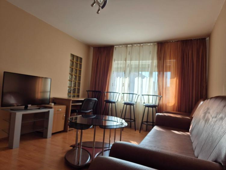 Apartament cu 2 camere decomandat în Podgoria