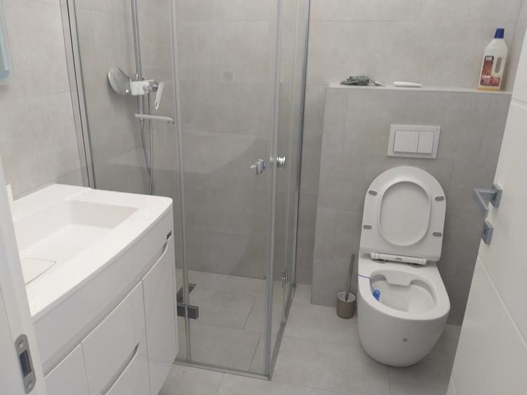 Apartament cu 3 camere decomandat în Băneasa