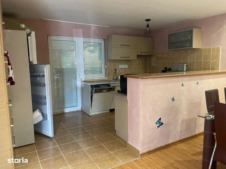 Casă cu 4 camere cu Teren 453 Mp în Câmpului
