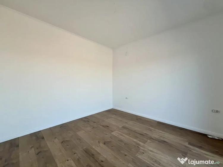 Casă cu 3 camere cu Teren 216 Mp în Săcălaz