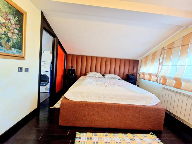 Penthouse cu 4 camere decomandat, mobilat în Inel II
