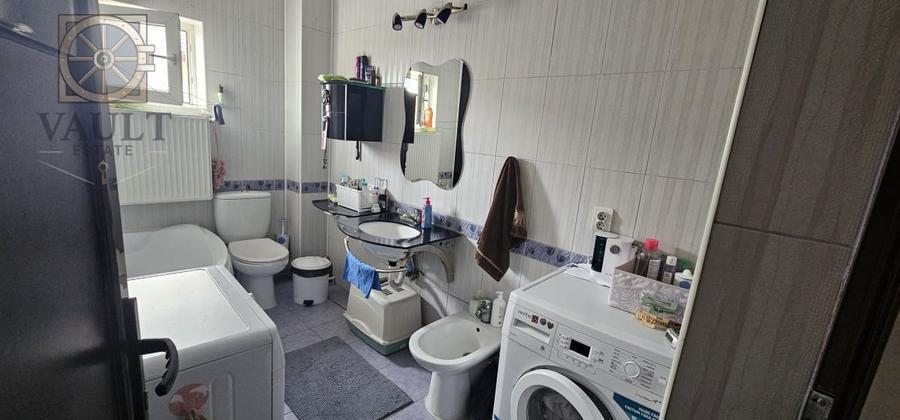 Apartament cu 3 camere semidecomandat, mobilat în Dragomirești-Deal
