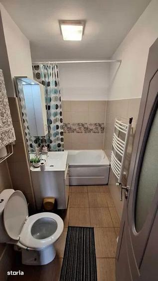 Apartament cu 3 camere decomandat, mobilat în Podu Roș