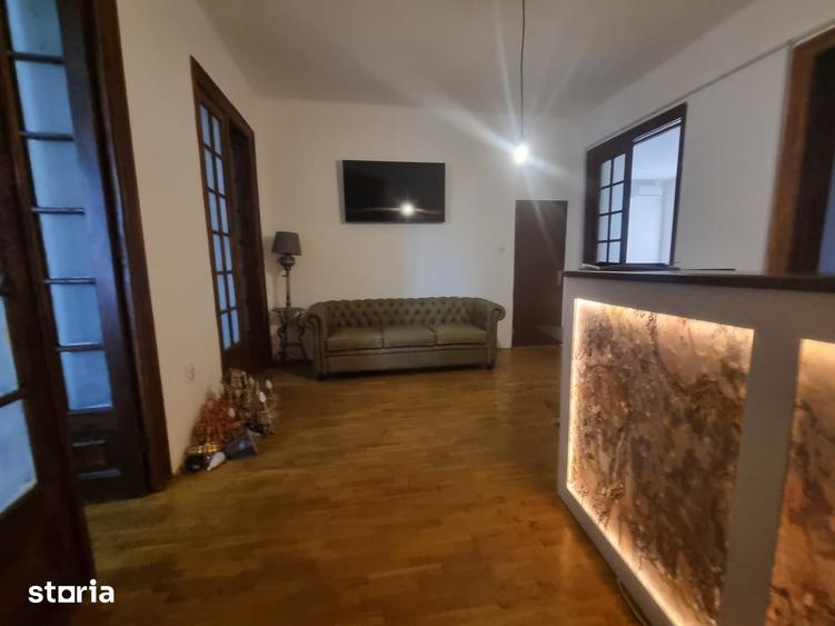 Apartament cu 5 camere decomandat în Iancului