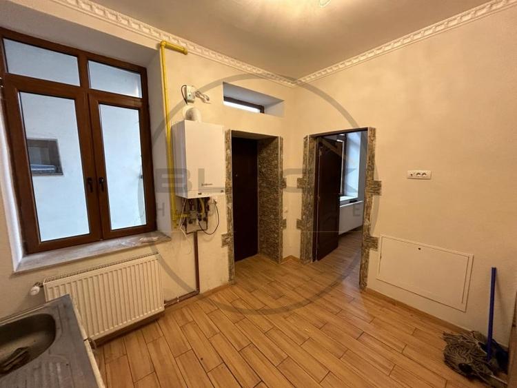 Spațiu comercial, de 200 mp, în Central