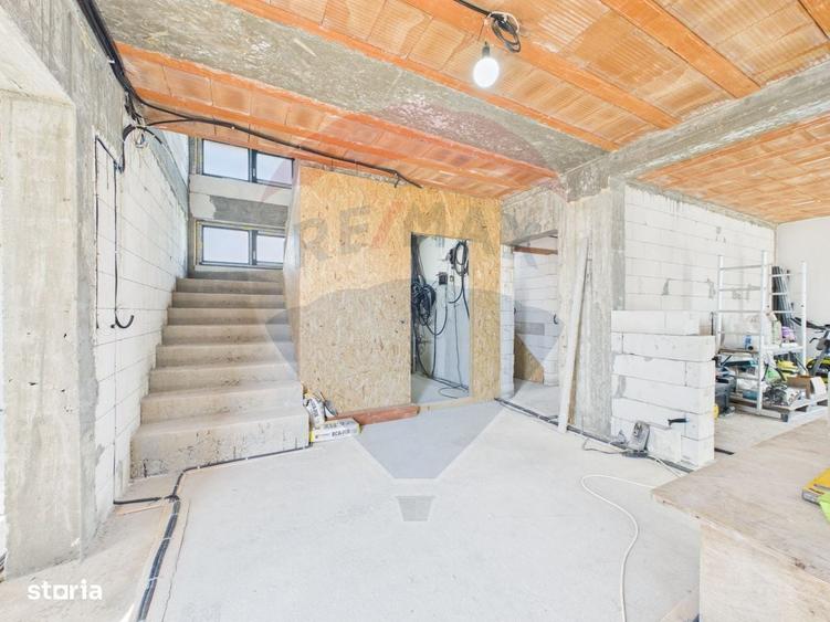 Casă cu 4 camere în Manolache
