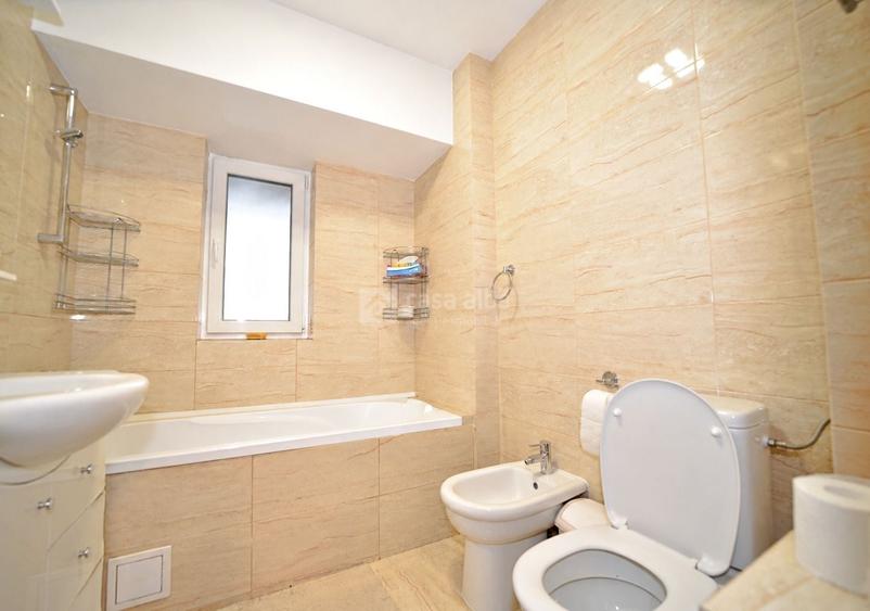 Apartament cu 3 camere decomandat, mobilat în Păcurari