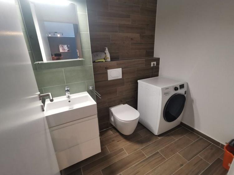 Apartament cu 2 camere decomandat, mobilat în Aradului