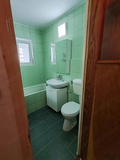 Apartament cu 2 camere nedecomandat, mobilat în Baba Novac