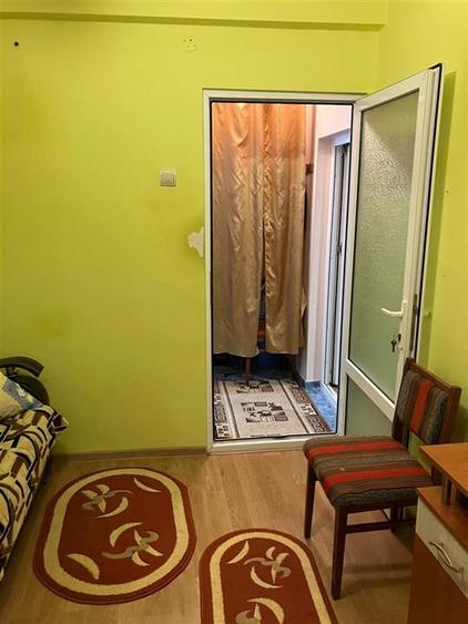 Apartament cu 2 camere semidecomandat, mobilat în Podu Roș
