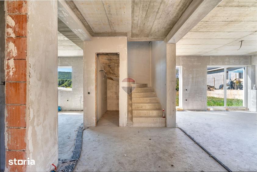 Casă cu 4 camere cu Teren 600 Mp în Baciu