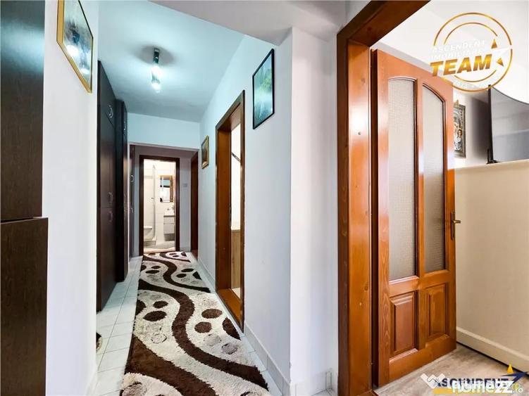 Apartament cu 4 camere decomandat în Central